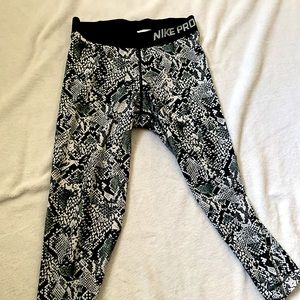 Nike pro workout pants